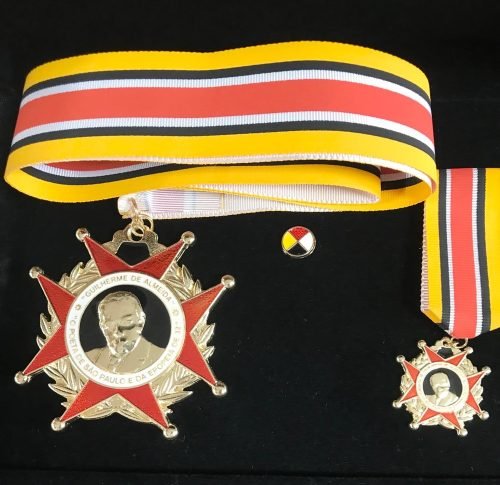 Colar Guilherme de Almeida outorgado pela Comissão da medalha composta pela Casa Guilherme de Almeida